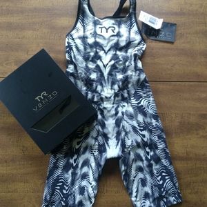 TYR Women's Venzo Genesis Closed Back Tech Suit